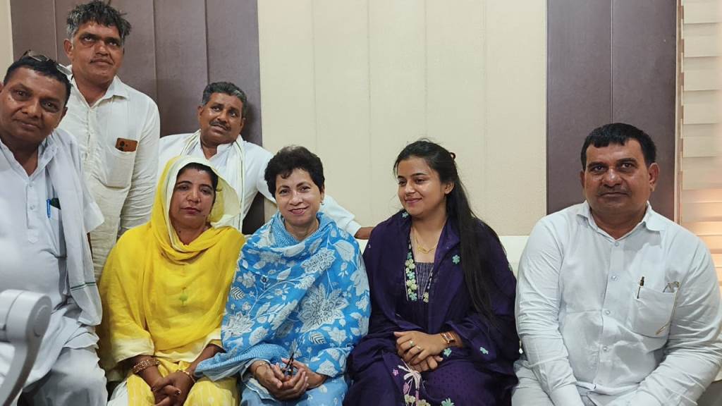 In Memory of Late Chaudhary Dalbir Singh Kumari Selja Provides Water Tankers to Six Villages